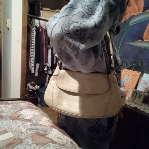 Authentic Prada Tan Vitello Daino Vintage Shoulder Bag - Picture 10 of 11